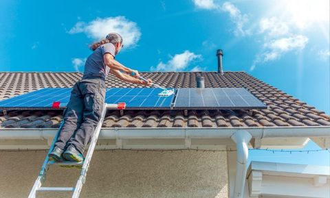 How Solar Panel Cleaning Helps Improve Energy Performance and System Efficiency