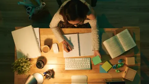 When Your Home Starts Learning You Back: AI Comforts, Shortcuts and Trade‑Offs